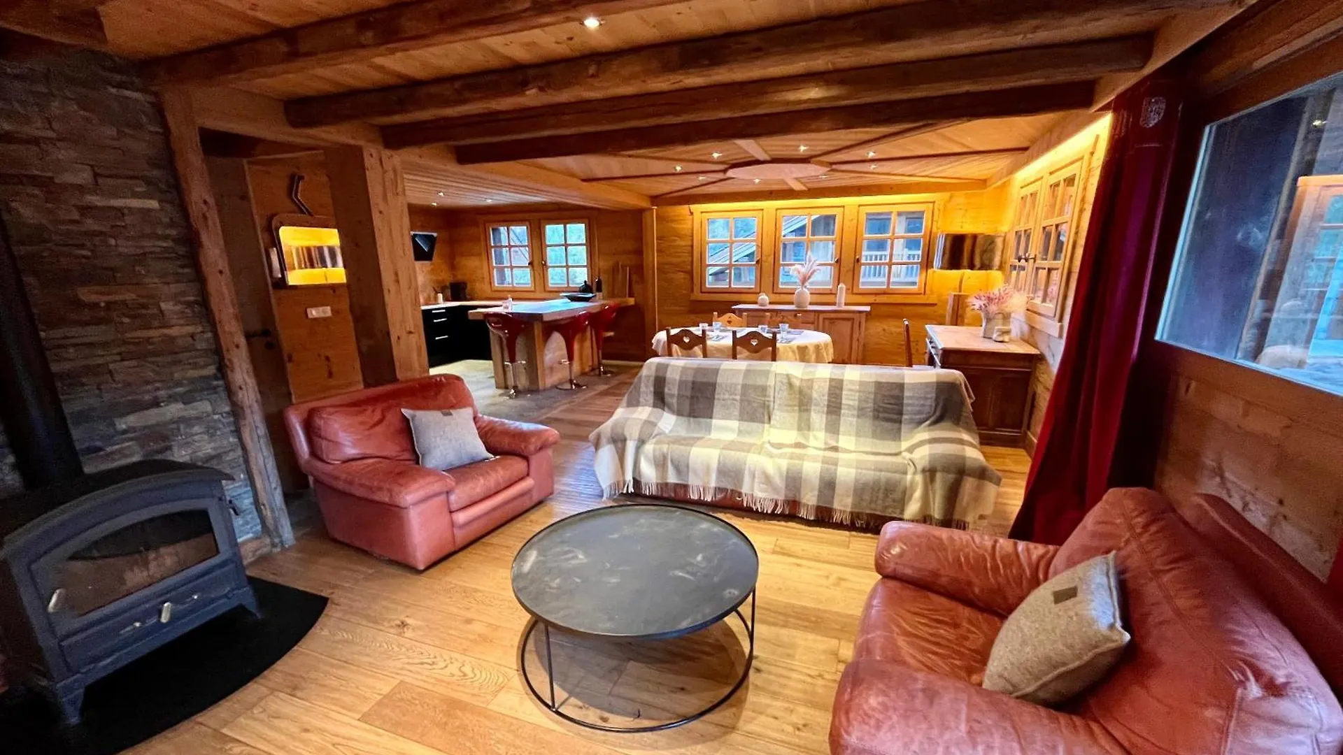 Cosy Base To Ski The 3 Valleys Les Allues フランス